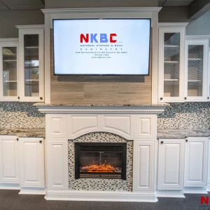 CHOOSE CLASSIC WHITE CABINETS FOR A TIMELESS LOOK CHOOSE CLASSIC WHITE CABINETS FOR A TIMELESS LOOK