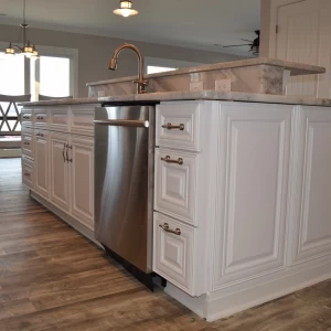 CHOOSE CLASSIC WHITE CABINETS FOR A TIMELESS LOOK CHOOSE CLASSIC WHITE CABINETS FOR A TIMELESS LOOK
