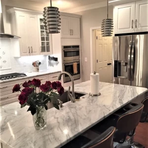 CHOOSE CLASSIC WHITE CABINETS FOR A TIMELESS LOOK CHOOSE CLASSIC WHITE CABINETS FOR A TIMELESS LOOK